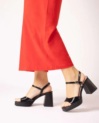 Wonders Sandalia Beatle Negro Sale